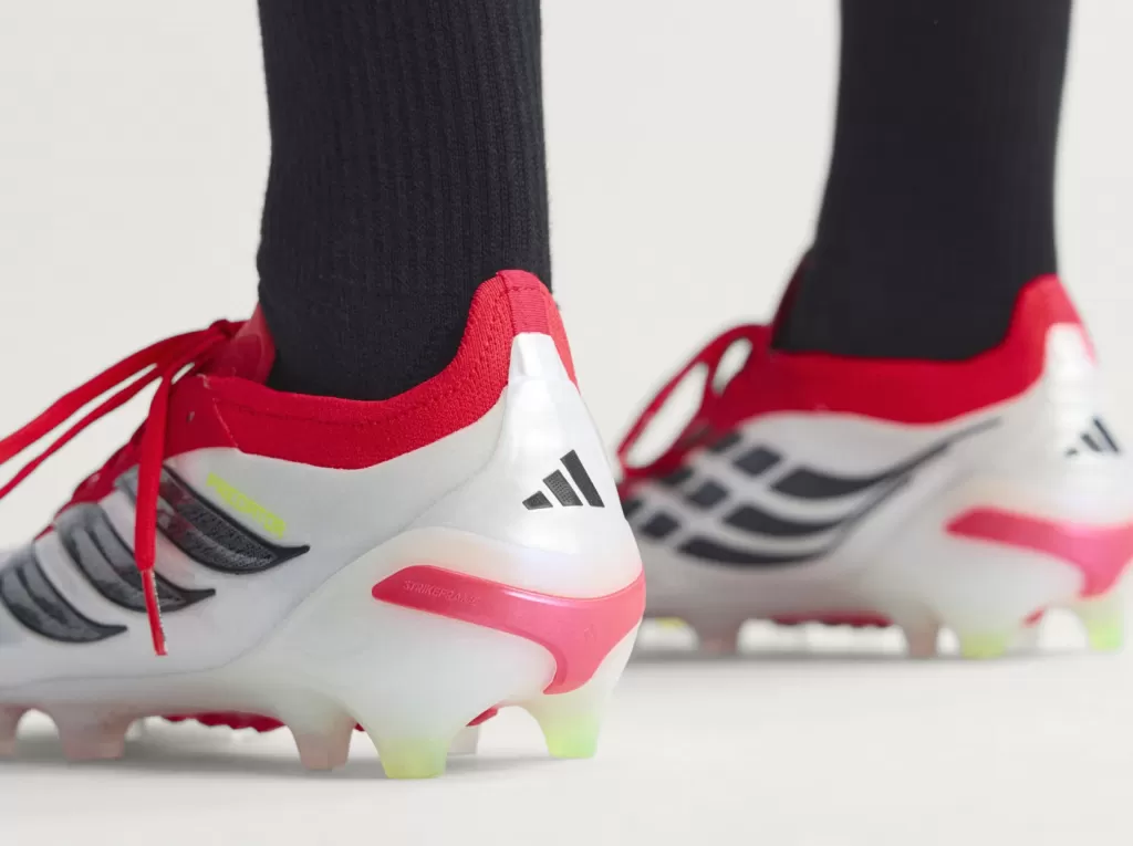 Бутсы профессиональные Adidas Predator Elite L FG